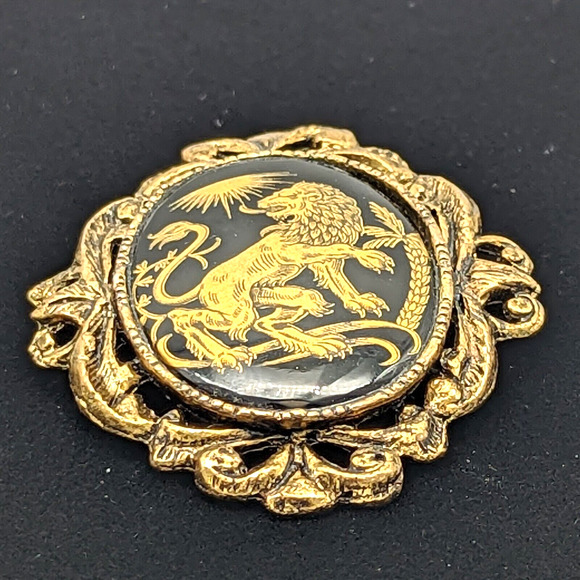 Vintage Damascene Brooch Gold Tone Framed with Heraldry Lion or Leo 1970s - Picture 3 of 9